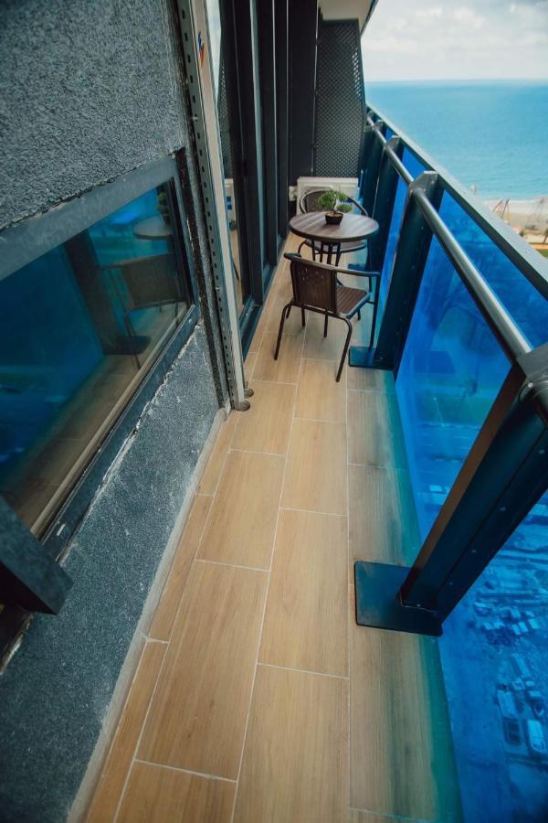 Nuage - 1St Line Sea View Apartments باتومي المظهر الخارجي الصورة