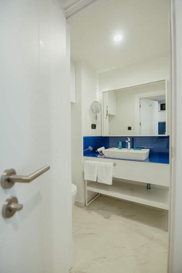 Nuage - 1St Line Sea View Apartments باتومي المظهر الخارجي الصورة